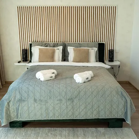 Mohost Penthouse - Luxury With Mountain Views