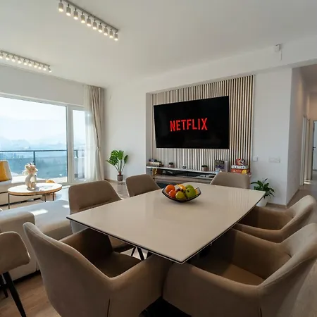 Апартаменти Mohost Penthouse - Luxury With Mountain Views