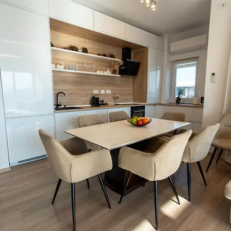 Апартаменти Mohost Penthouse - Luxury With Mountain Views