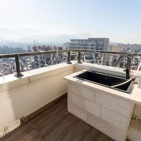 Апартаменти Mohost Penthouse - Luxury With Mountain Views Брашов