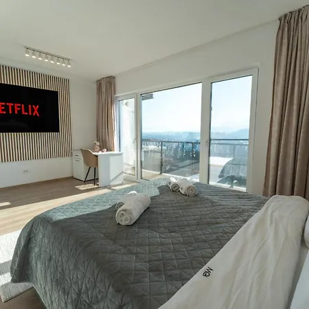Mohost Penthouse - Luxury With Mountain Views Апартаменти