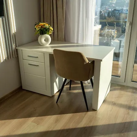 Апартаменти Mohost Penthouse - Luxury With Mountain Views Брашов