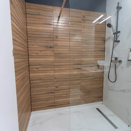 Mohost Penthouse - Luxury With Mountain Views *