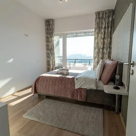 Mohost Penthouse - Luxury With Mountain Views